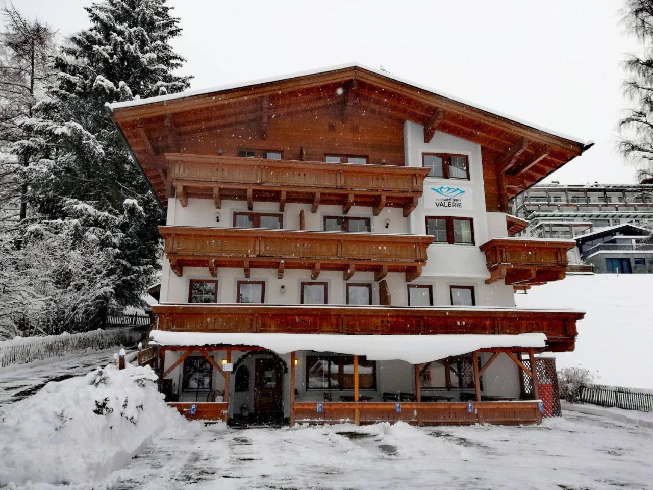 Hotel Valerie Saalbach-Hinterglemm Exterior photo